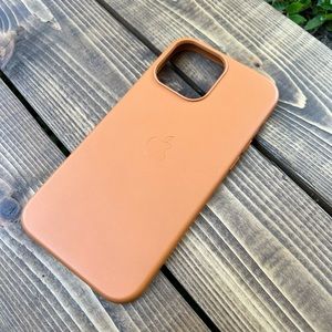 Apple iphone 13 Pro Max leather case with MagSafe - golden brown